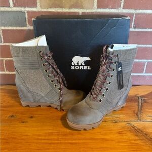 NWT Sorel Lexie Wedge Bootie Size 7